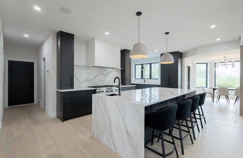 Huron East House | FOXFIELD ESTATE- LUXURY 7 BR COTTAGE WITH INDOOR POOL AND GAMES ROOM