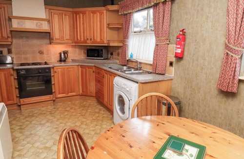 Akeld Cottage | FOXGLOVE COVET, family friendly, with pool in Wooler