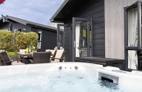 Lifton House | Foxglove Lodge, 31 Roadford Lake Lodges