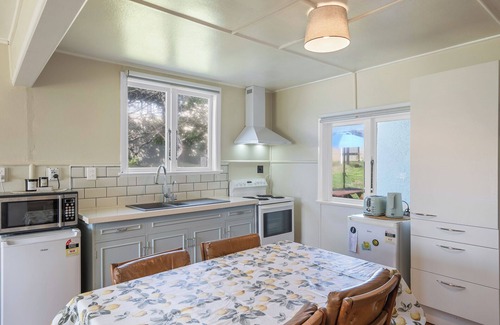 Foxton Beach House | Foxton Breeze - Foxton Beach Holiday Home