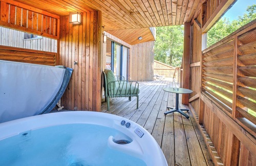 Saint-Felix-de-Reillac-et-Mortemart Cottage | Lodge Dune – Private Terrace, Jacuzzi, Wi-Fi & Air Conditioning