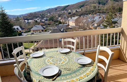 Saint-Geniez-d'Olt Apartment | Cozy apartment with magnificent view