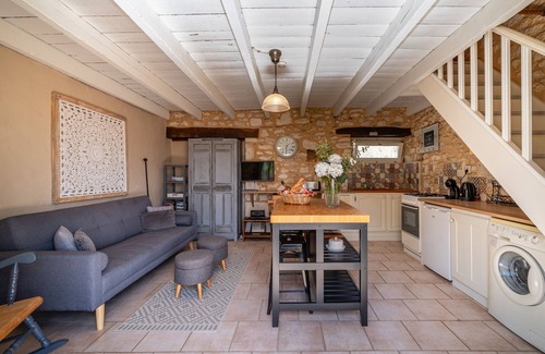 Sainte-Eulalie-d'Eymet Apartment | Beautiful pigeonnier tower gite in rural french setting with pool. Very peaceful