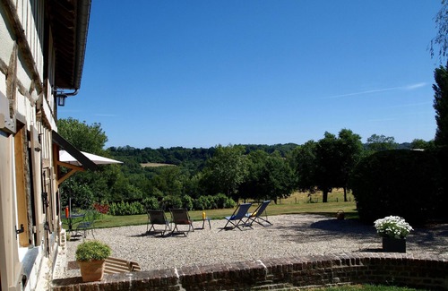 Saint-Sylvestre-de-Cormeilles Apartment | Gîte à la Campagne Proche de Deauville
