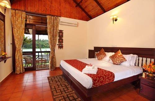 Paravur Resort | Fragrant Nature Backwater Resort & Ayurveda Spa