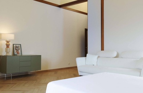 Historic Center Ski Chalet | Frame Bologna [Queen suite with private ensuite bathroom]