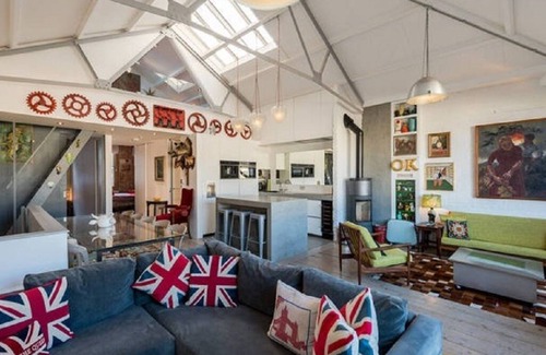 Shoreditch Apartment | Framery Loft - Eclectic and colourful apartment in the heart of London