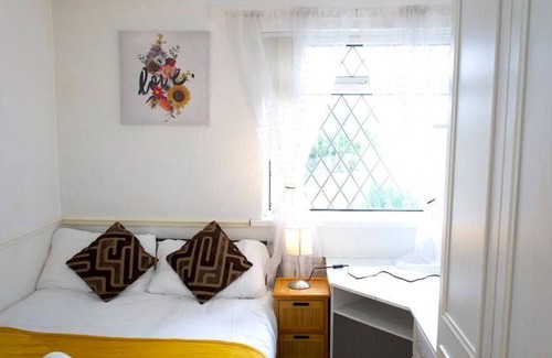 Smethwick House | Francis House Accommodation