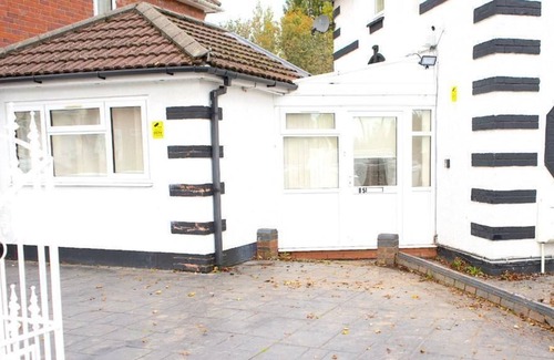 Smethwick House | Francis House Accommodation