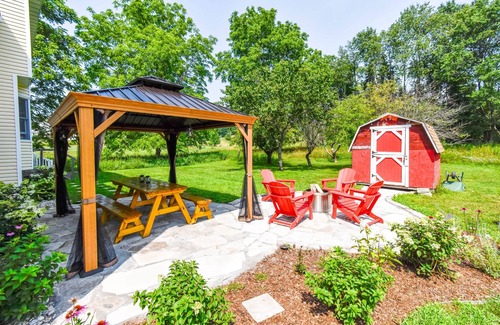 Frankfort House | Frankfort Farmhouse - PickleBARn