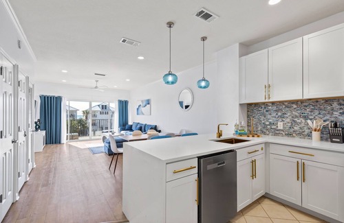 Frangista Beach Condo | Free fun package! Gulf view pet friendly pool hot tub 2BD 2BA sleeps 6