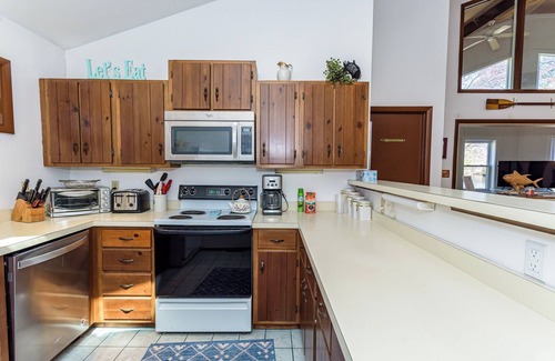 Keen-Wik On the Bay House | Free Linens & Cleaning - Beachy Keen