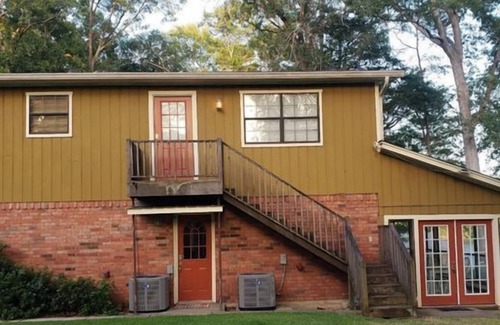 Hemphill Apartment | Free night! Weekday Special located directly on Toledo Bend Lake