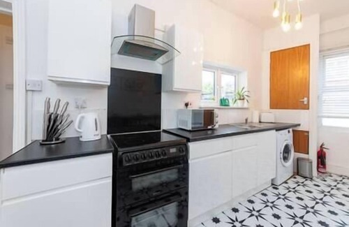 Caversham Apartment | Free Parking |2 Beds| Well Equipped | River Thames