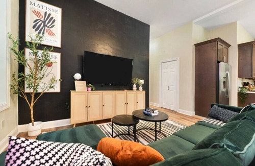 Point Breeze North Apartment | Free Parking+9Bedrooms+Netflix+BBQ Near Bakery Sq.