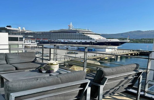 Alesund Apartment | Free Parking Space, Balcony, Prime Location