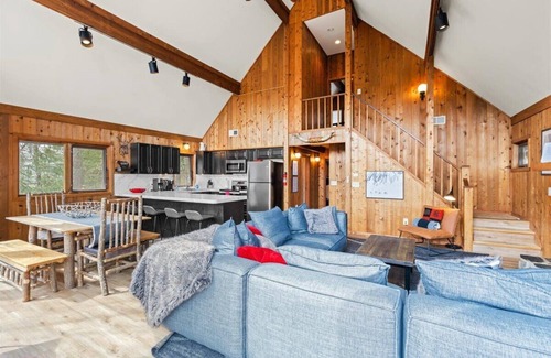 McGaheysville Ski Chalet | FREE POOL ACCESS - Stunning Snowbird Lodge at Massanutten Resort