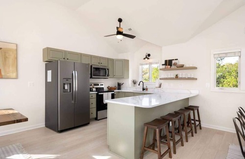 Whalehead Beach House | FREE Pool Heat, Hot Tub, and 6-Min Walk to Beach