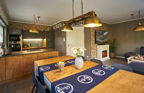 Kroeslin Cottage | Freester Kapitänshäuser