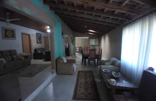 Monte Santo de Minas House | Frei Damião Farm