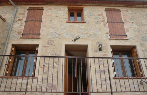 Eus Apartment | French Pyrenees/Mediterranean Village Cottage