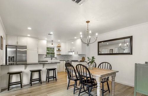 Nassau Bay House | French Style 1 Story Peaceful Retreat Townhome