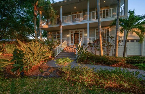 Harbor Hills House | *Freshly Remodeled* Luxury Home with Pool and Hot Tub + Minutes to Indian Rocks Beach + Sleeps 20!