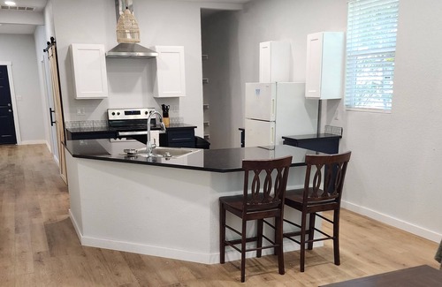 Belton House | Freshly renovated 3 bdrm 2.5 bathroom in historic Belton one block from downtown