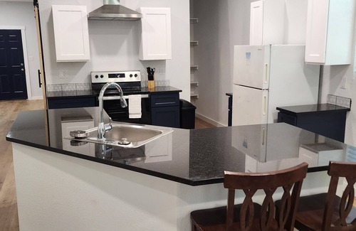 Belton House | Freshly renovated 3 bdrm 2.5 bathroom in historic Belton one block from downtown