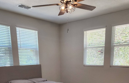 Belton House | Freshly renovated 3 bdrm 2.5 bathroom in historic Belton one block from downtown