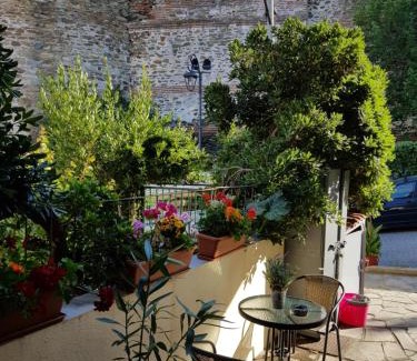 Ano Poli Apartment | Frida's House in Old Town Thessaloniki