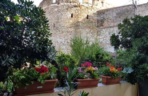 Ano Poli Apartment | Frida's House in Old Town Thessaloniki