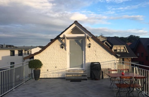 Dersdorf Condo | Friendly Home - "Helles Dachstudio" - Cologne - Fair - Bonn - Phantasialand