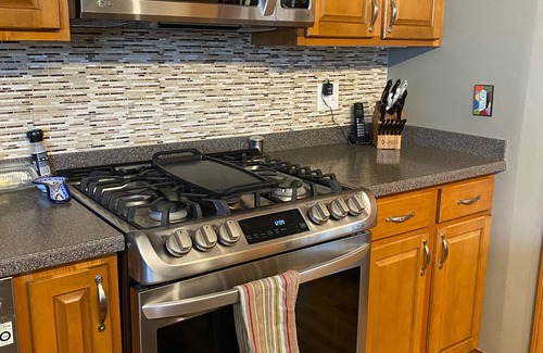 Neenah House | Friendly, Quiet Cul-de-sac - 18 Minutes from Oshkosh EAA Air Show Appleton ATW!