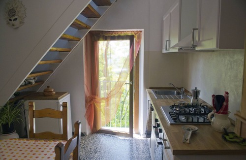 Peccioli Apartment | Friendly Quiet Rustic 6/8 Sleeps Apt Near Woods