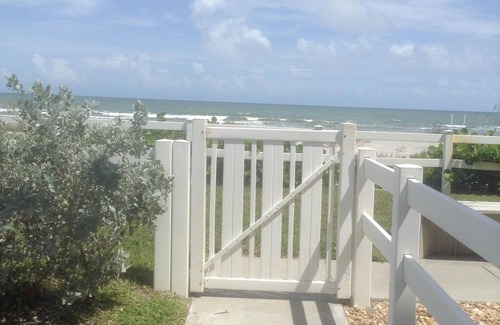 Crescent Beach Condo | FROM $483/Wk,BEST PRICE OCEANFRONT, 10 steps to quite beach,