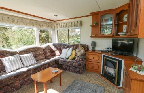 Cylch-Y-Garn House | Fron Dderw Caravan