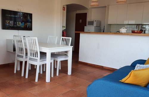 Torralta Apartment | Front beach view in Alvor