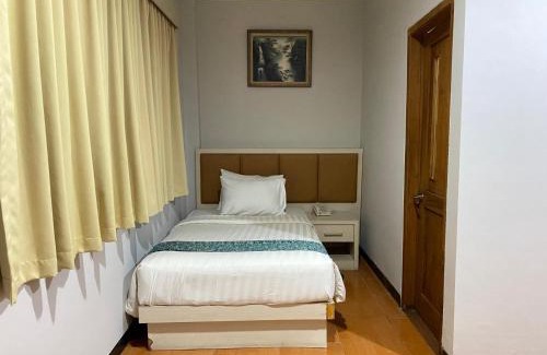 Semarang Hotel | Front One HK Resort Simpang Lima