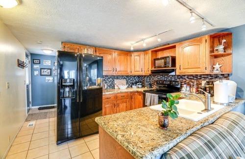 Huron House | Front Porch & Balcony overlooking Park/Lake Erie! Cedar Point, Fishing & Beach!