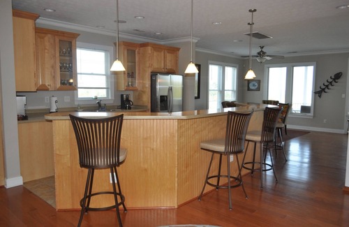 Willoughby Spit House | Front Row Ocean View! 6 Beds! 5 Decks, 4 Baths! Rec Room, Kayaks! Go Coastal!