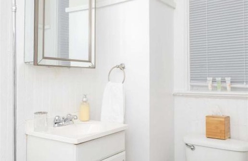 West Town Apartment | FRONTDESK Classic Studio Apt in West Town