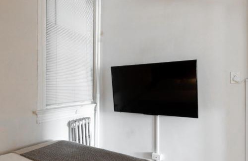 West Town Apartment | FRONTDESK Classic Studio Apt in West Town
