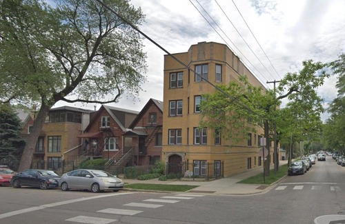 Ukrainian Village Apartment | FRONTDESK Updated 2 BR Apt with Full Kitchen