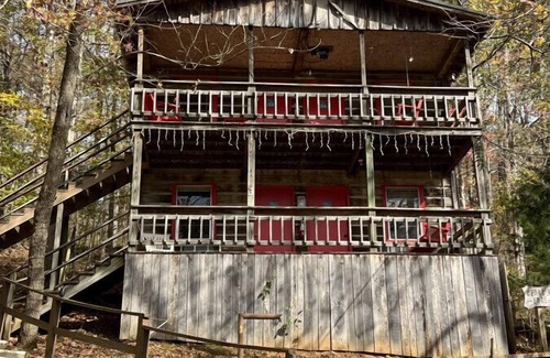 Waynesboro Hotel | Frontier Hideaway Room 34