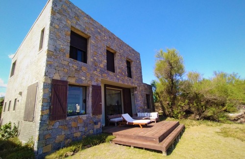 Las Flores House | Frontline Beach House: Your Dream Vacation in a Home with private beach access