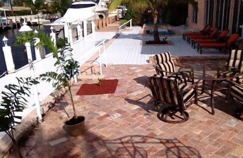 Bermuda Riviera House | Ft Lauderdale/Walk to the Beach, 3/3.5/Pool rm bd Casa by the Sea