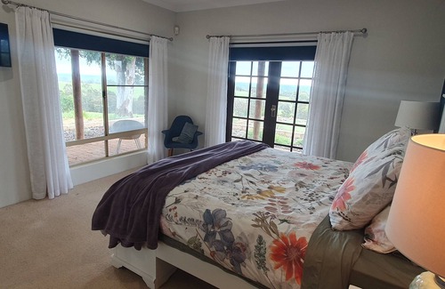 Meelon Bed & Breakfast | Full Breakfast with Family or Friends, on Farm with Pool.