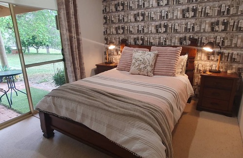 Meelon Bed & Breakfast | Full Breakfast with Family or Friends, on Farm with Pool.