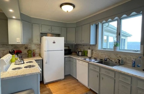 Montour Falls House | Full House Overlooking Watkins Glen & Seneca Lake!